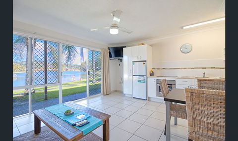 Bay Of Palms - Geraldton Accommodation 4