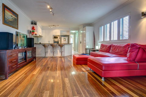 Currumbin Sands On The Beach - Geraldton Accommodation 20