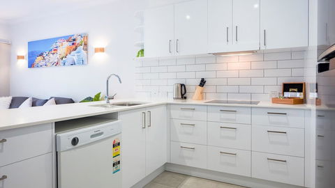 Currumbin Sands On The Beach - Geraldton Accommodation 22