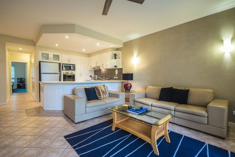 Currumbin Sands On The Beach - Geraldton Accommodation 19