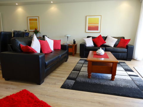 Waterfront Resort Villa With Buggy - Geraldton Accommodation 4