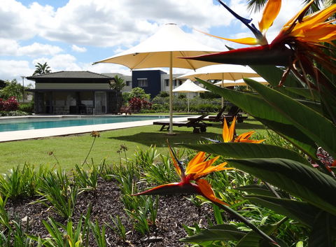 Waterfront Resort Villa With Buggy - Geraldton Accommodation 24