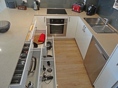 Waterfront Resort Villa With Buggy - Geraldton Accommodation 6