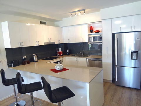 Waterfront Resort Villa With Buggy - Geraldton Accommodation 5