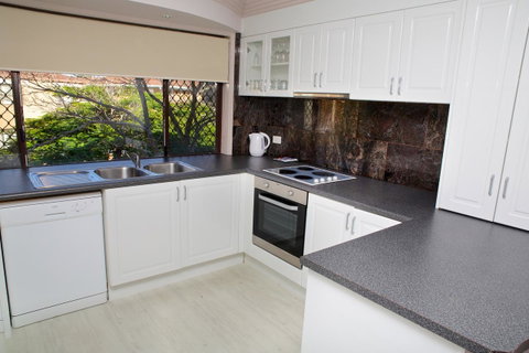 Grangewood Court Apartments - Geraldton Accommodation 1