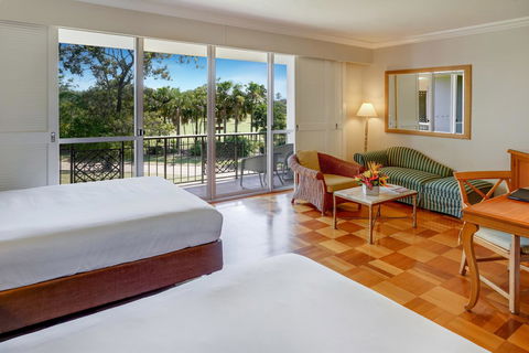 InterContinental Sanctuary Cove Resort, An IHG Hotel - Geraldton Accommodation 25