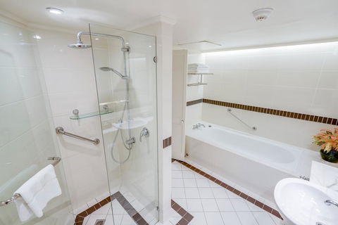 InterContinental Sanctuary Cove Resort, An IHG Hotel - Geraldton Accommodation 2
