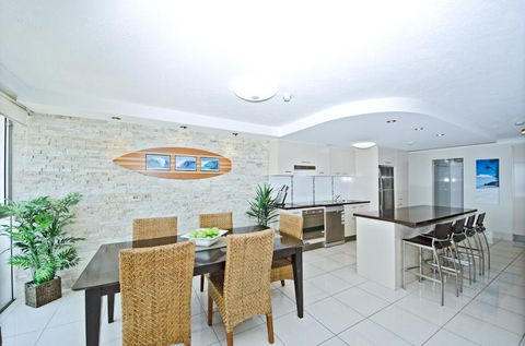 Burleigh Beach Tower - Geraldton Accommodation 14