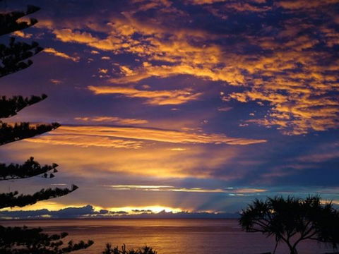 Burleigh Beach Tower - Geraldton Accommodation 13