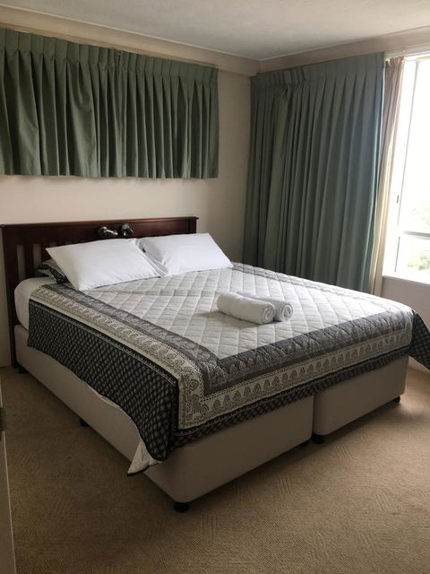 Burleigh Beach Tower - Geraldton Accommodation 0