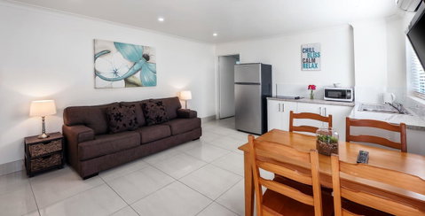 Bilinga Beach Motel - Geraldton Accommodation 35