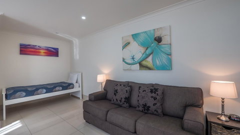 Bilinga Beach Motel - Geraldton Accommodation 36
