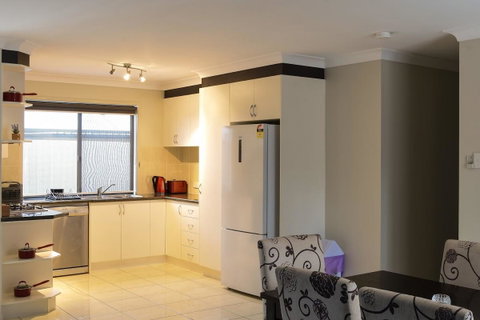 Atricom - Geraldton Accommodation 5