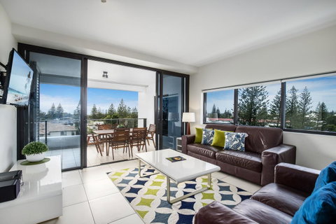 Ultra Broadbeach - Geraldton Accommodation 11