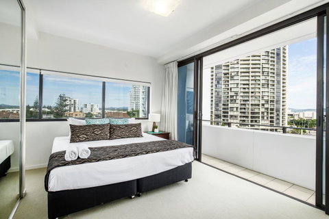 Ultra Broadbeach - Geraldton Accommodation 7