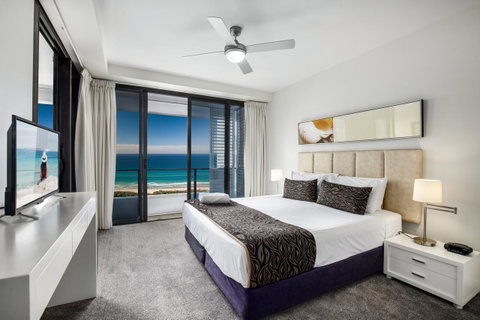 Ultra Broadbeach - Geraldton Accommodation 33