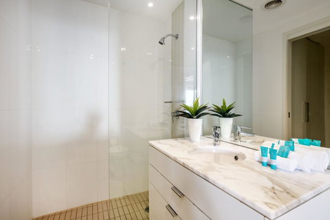 Ultra Broadbeach - Geraldton Accommodation 29