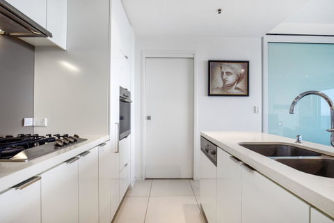 Ultra Broadbeach - Geraldton Accommodation 43