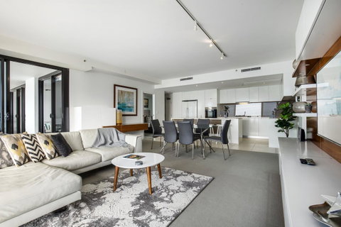 Ultra Broadbeach - Geraldton Accommodation 12