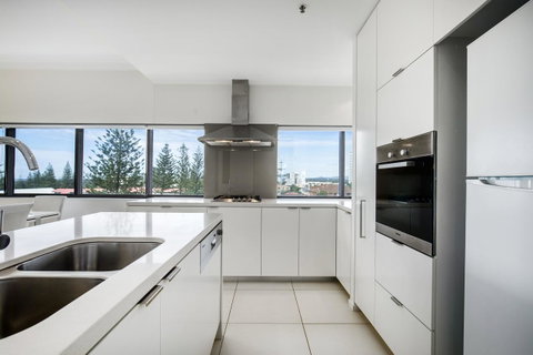 Ultra Broadbeach - Geraldton Accommodation 8