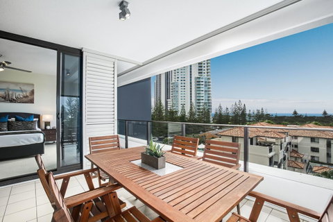 Ultra Broadbeach - Geraldton Accommodation 6