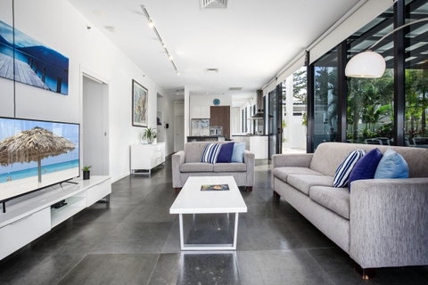Ultra Broadbeach - Geraldton Accommodation 23