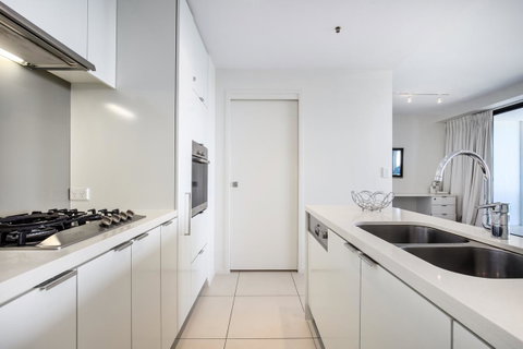 Ultra Broadbeach - Geraldton Accommodation 35