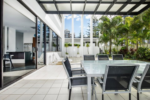 Ultra Broadbeach - Geraldton Accommodation 26