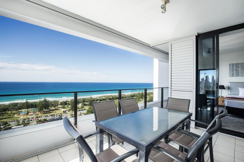 Ultra Broadbeach - Geraldton Accommodation 32