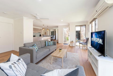 Waterfront Theme Park Getaway - Geraldton Accommodation 3