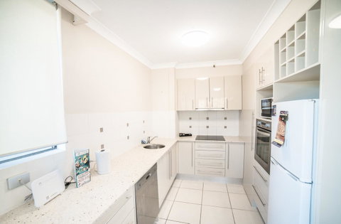 Capricorn One Beachside Holiday Apartments - Official - Geraldton Accommodation 6