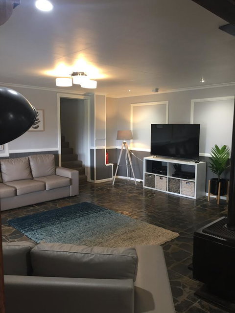 Malanda Manor Guesthouse - Geraldton Accommodation 20