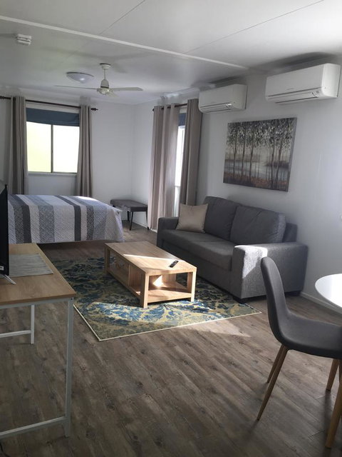 Malanda Manor Guesthouse - Geraldton Accommodation 22