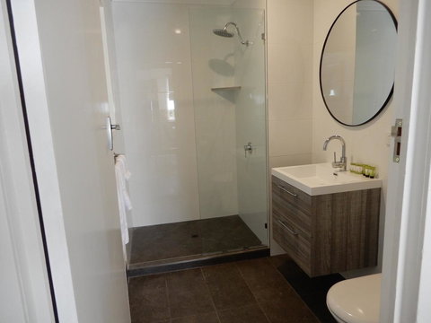 Malanda Manor Guesthouse - Geraldton Accommodation 5