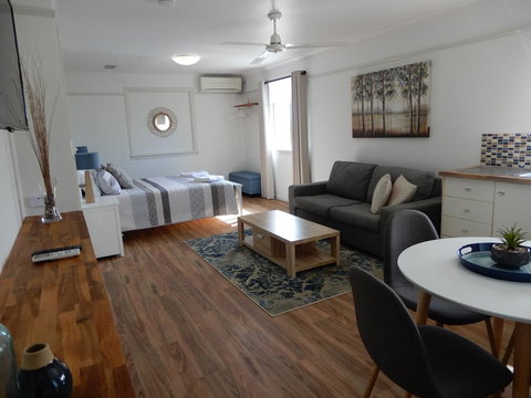 Malanda Manor Guesthouse - Geraldton Accommodation 1