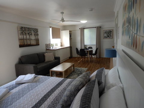 Malanda Manor Guesthouse - Geraldton Accommodation 19