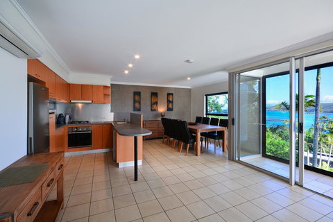 Oasis Apartments On Hamilton Island By HIHA - Geraldton Accommodation 12