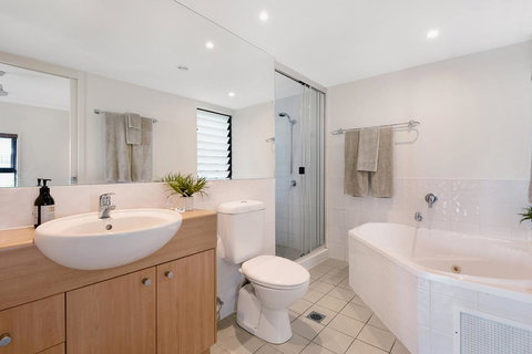 Oasis Apartments On Hamilton Island By HIHA - Geraldton Accommodation 16