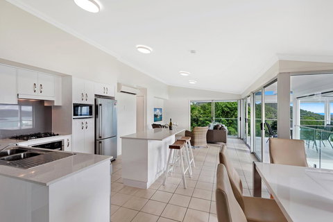 Oasis Apartments On Hamilton Island By HIHA - Geraldton Accommodation 40