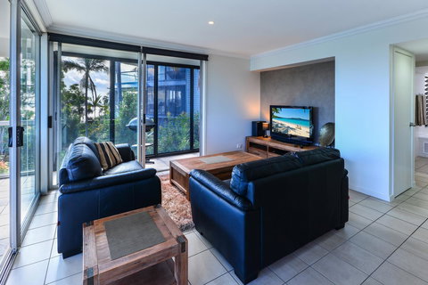 Oasis Apartments On Hamilton Island By HIHA - Geraldton Accommodation 11
