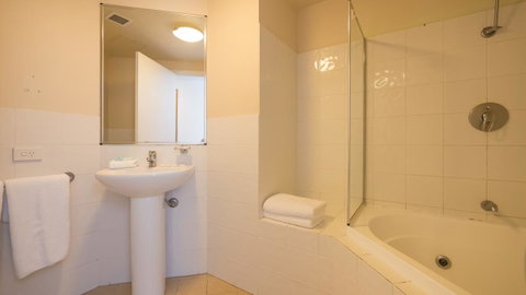 Broadbeach Savannah Resort - Geraldton Accommodation 23