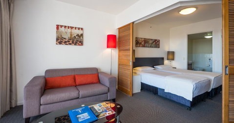 Broadbeach Savannah Resort - Geraldton Accommodation 6