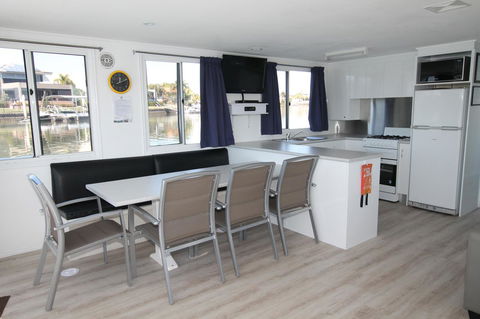 Coomera Houseboats - Geraldton Accommodation 16