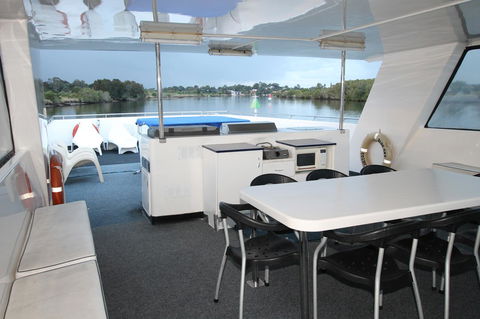 Coomera Houseboats - Geraldton Accommodation 26
