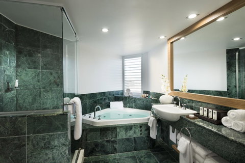 Sofitel Gold Coast Broadbeach - Geraldton Accommodation 4
