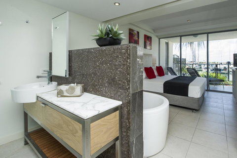 Blue On Blue Apartment 914 - Geraldton Accommodation 3