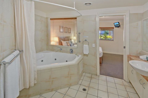Raffles Mooloolaba - Geraldton Accommodation 11