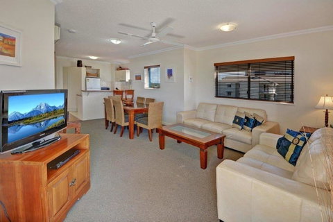 Raffles Mooloolaba - Geraldton Accommodation 8