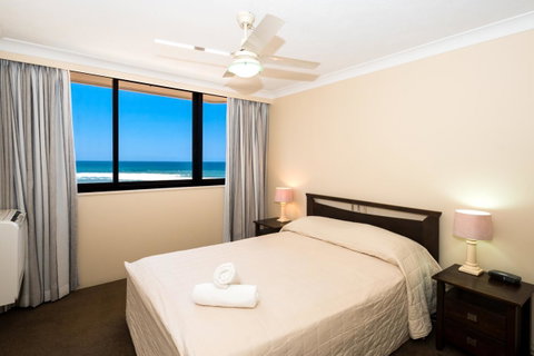 Breakers North Absolute Beachfront Apartments - Official - Geraldton Accommodation 8