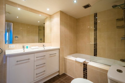 Breakers North Absolute Beachfront Apartments - Official - Geraldton Accommodation 36